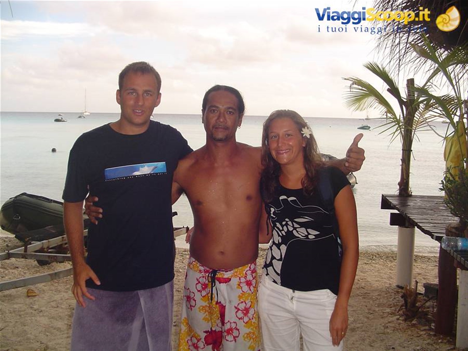 six passenger diving in rangiroa