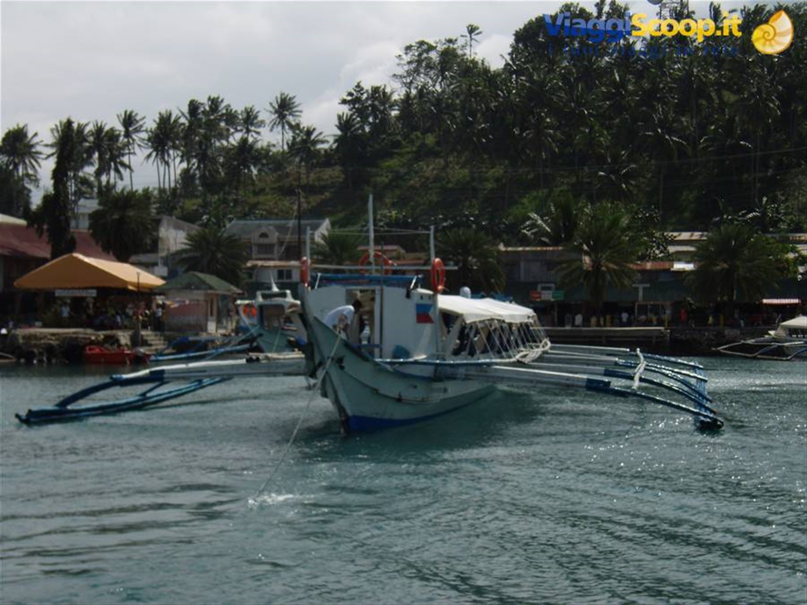 Puerto Galera - Outrigger