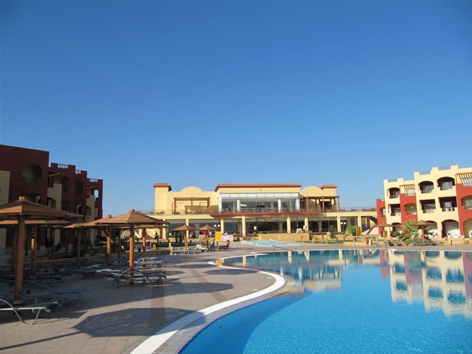 3 - piscina, ristorante e reception n. 2