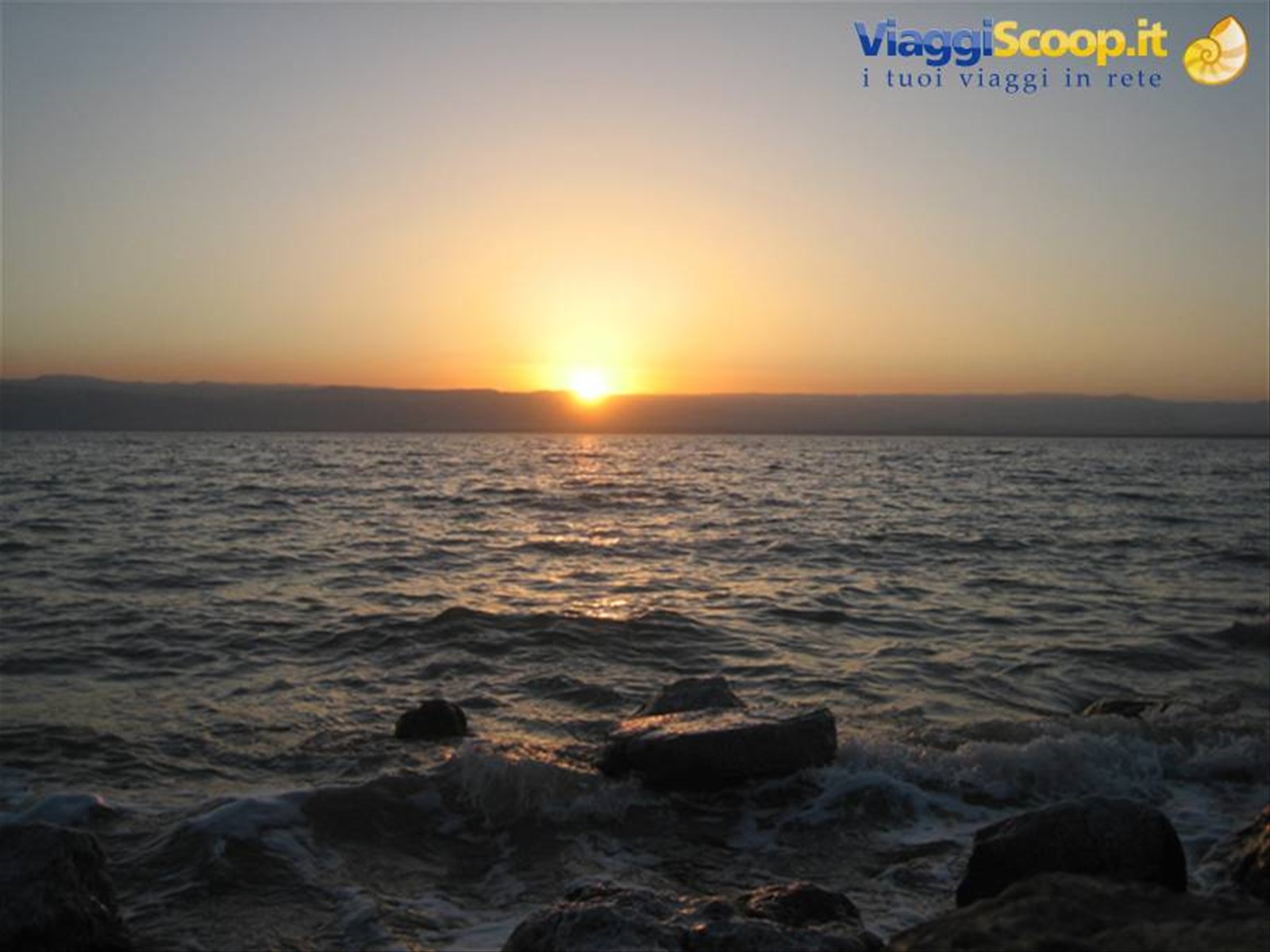 Tramonto sul mar morto