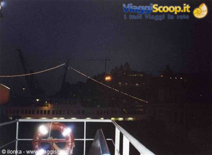 porto di Ancona...partenza by night