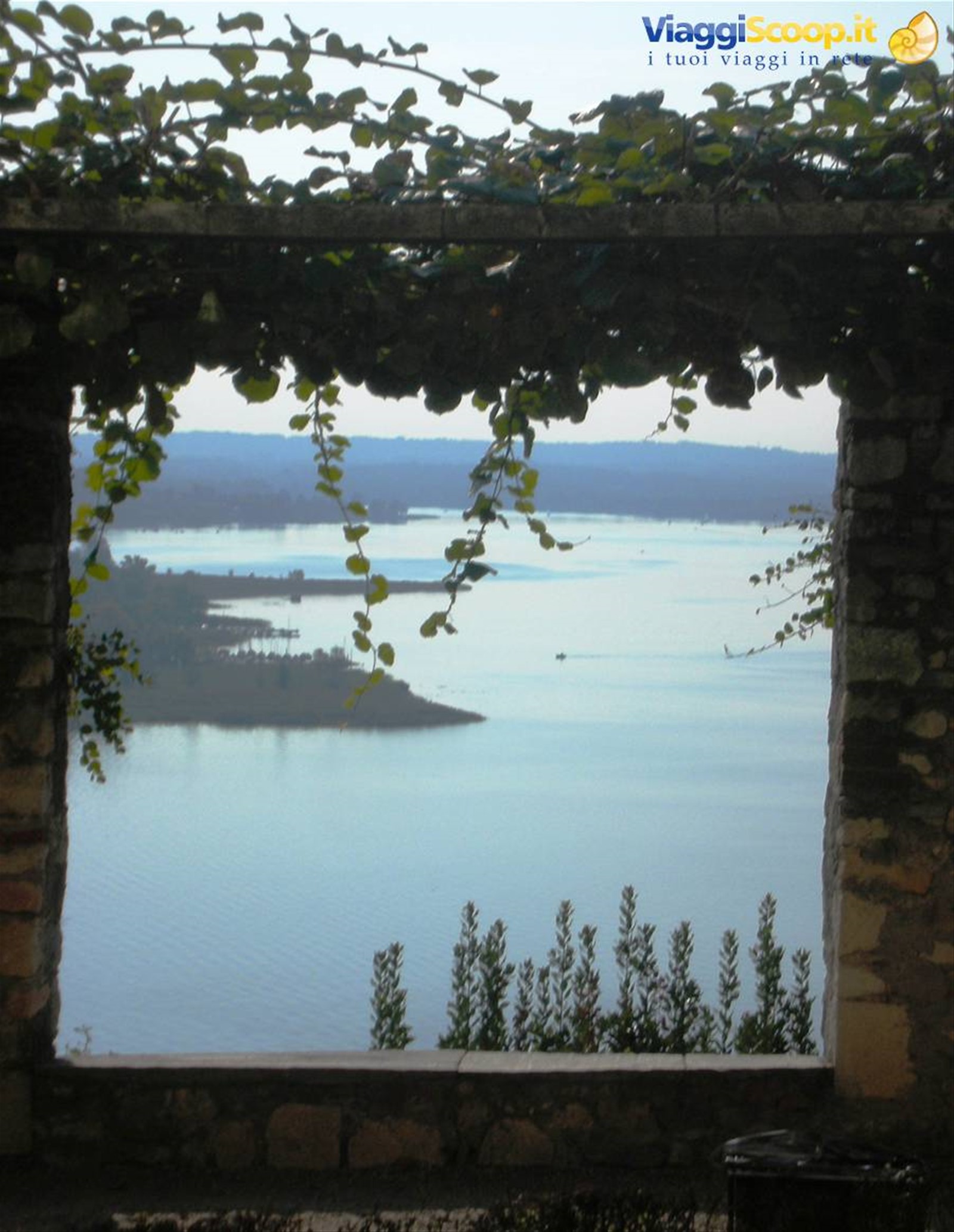veduta del lago dalla rocca