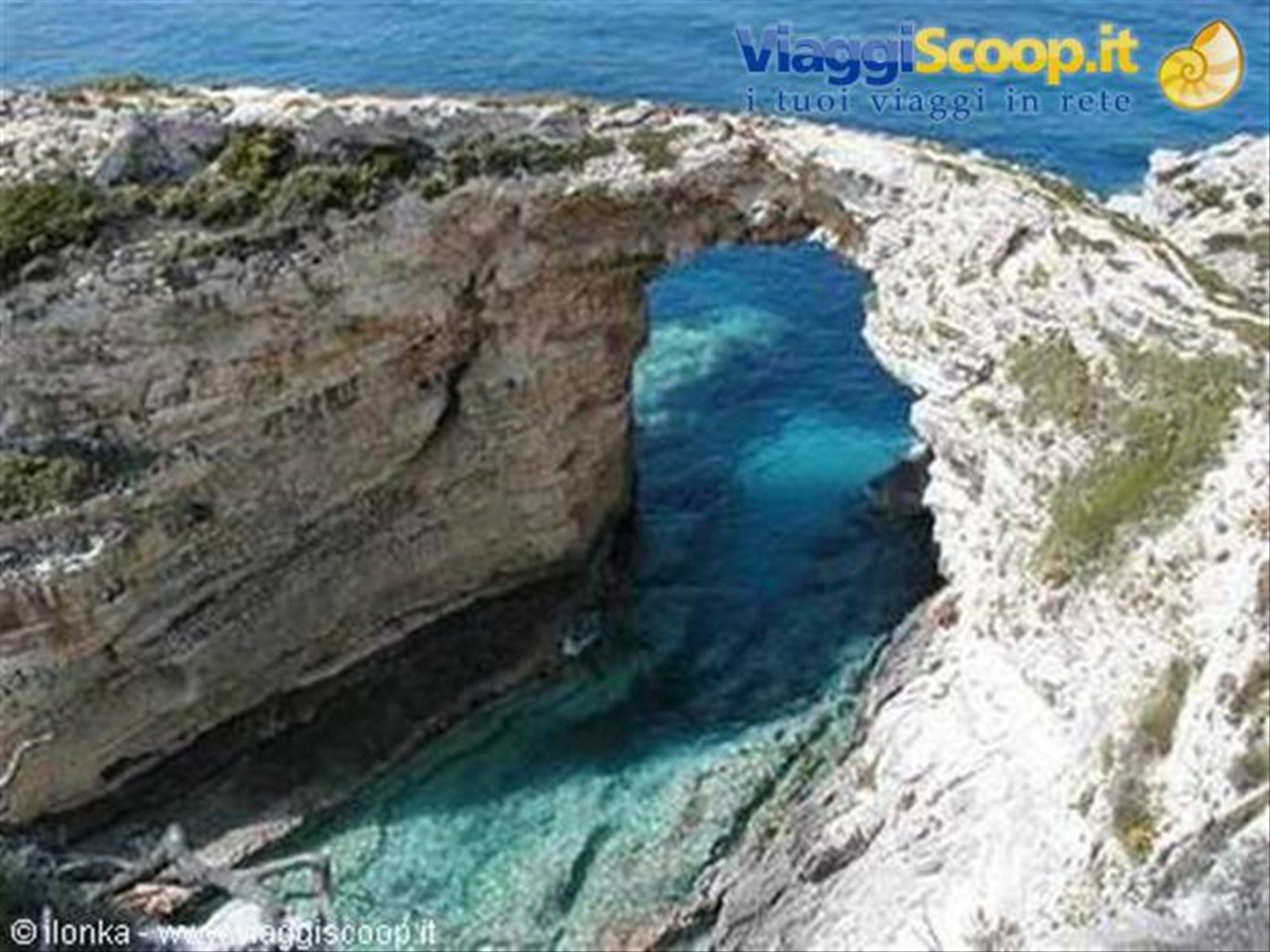le grotte rocciose di Paxos