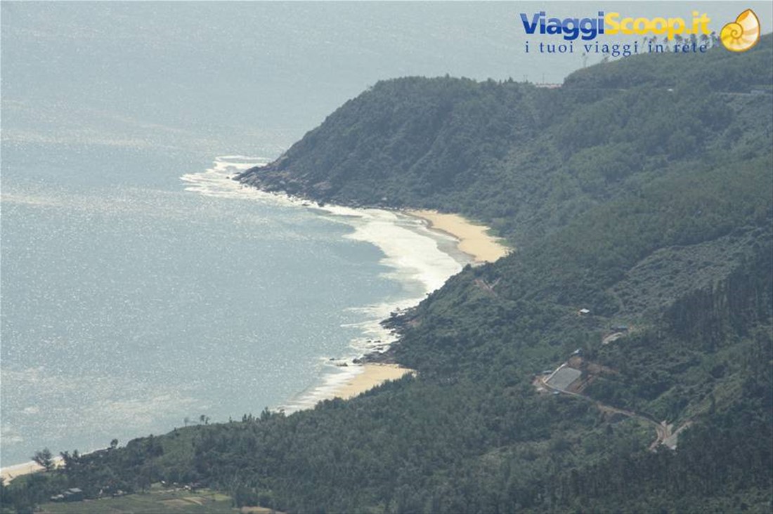 La baia di Ha Nang, dove sbarcarono i primi soldati americani....