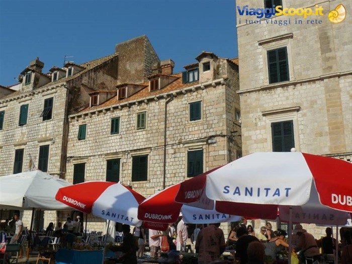 DUBROVNIK - Piazza Gundulic