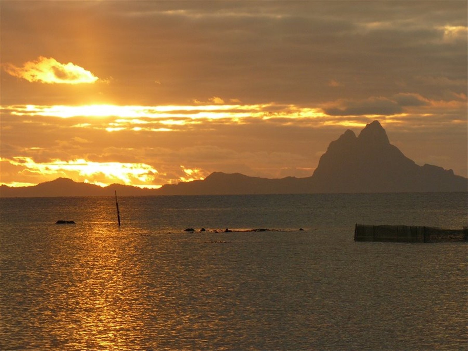 Tramonto su Bora Bora