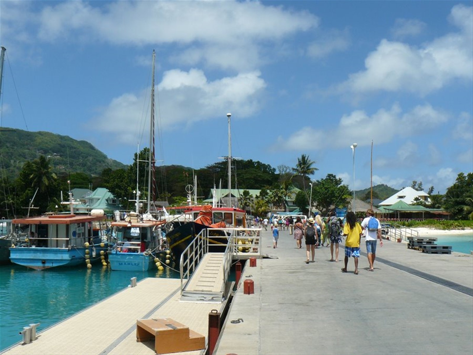 Sbarco a La Digue