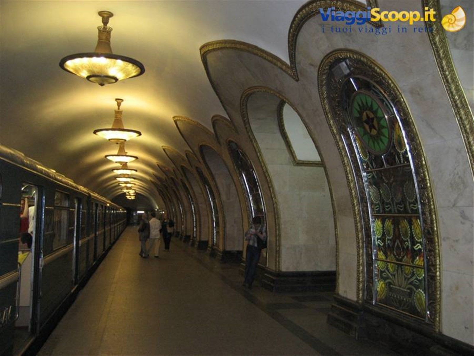 Metropolitana - Fermata Novoslobodskaya