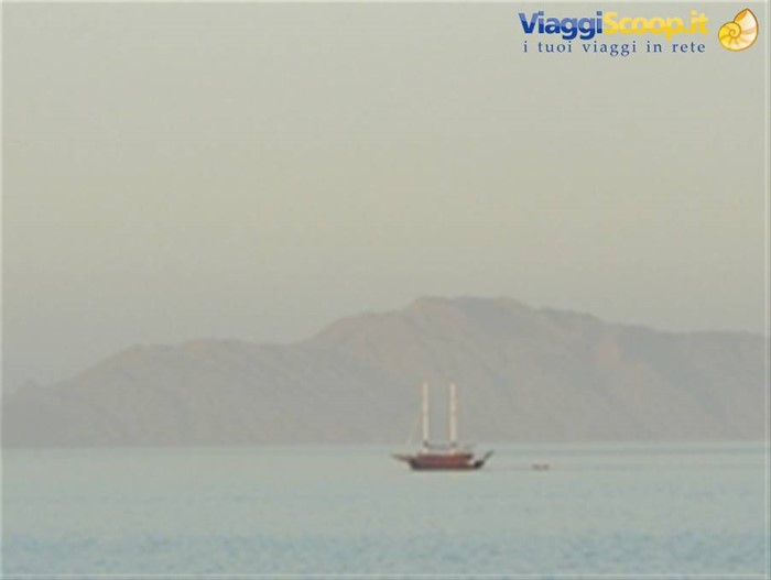 Isola di Tiran al tramonto