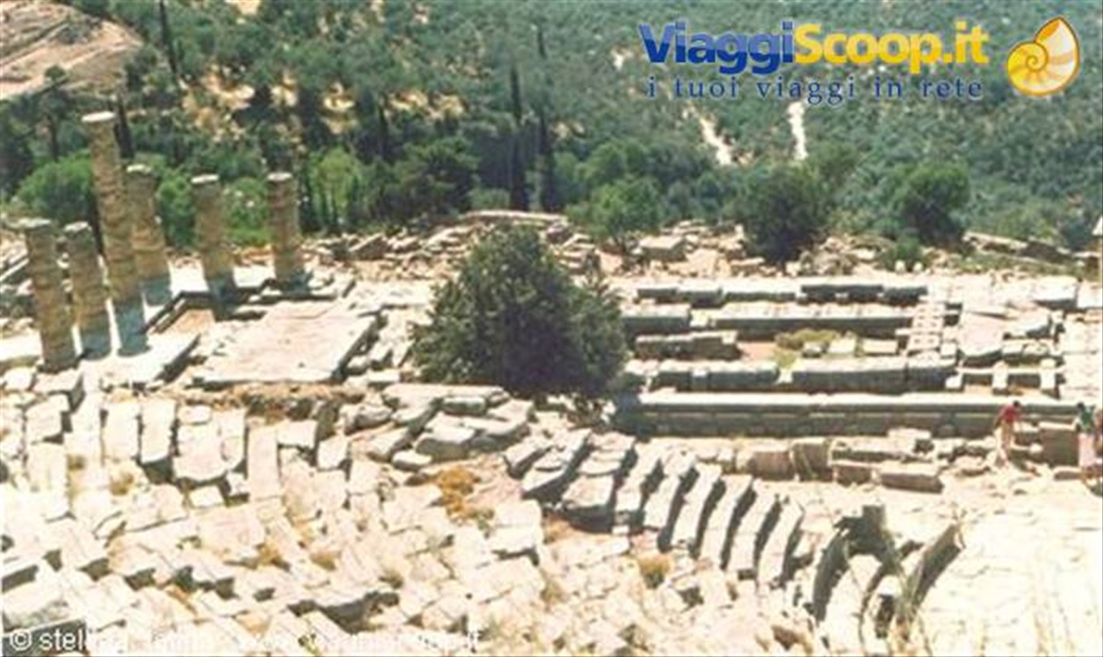 Delfi, il teatro ed il tempio di Apollo