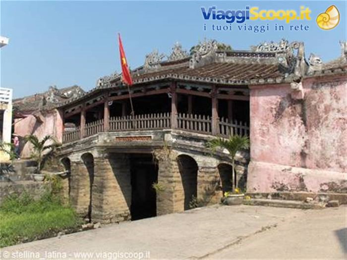 Hoi An: le case antiche, congregazioni e altari - IL PONTE GIAPPONESE