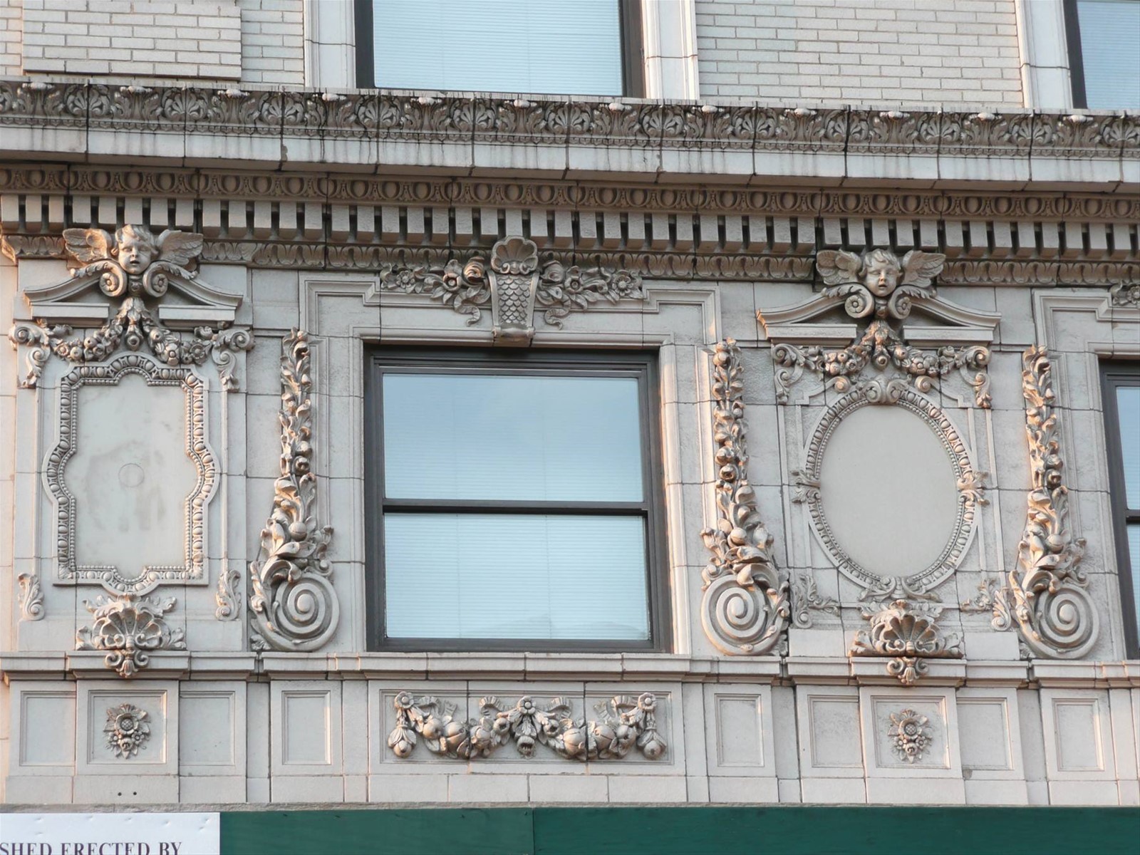 N.Y. Hotel Paramount