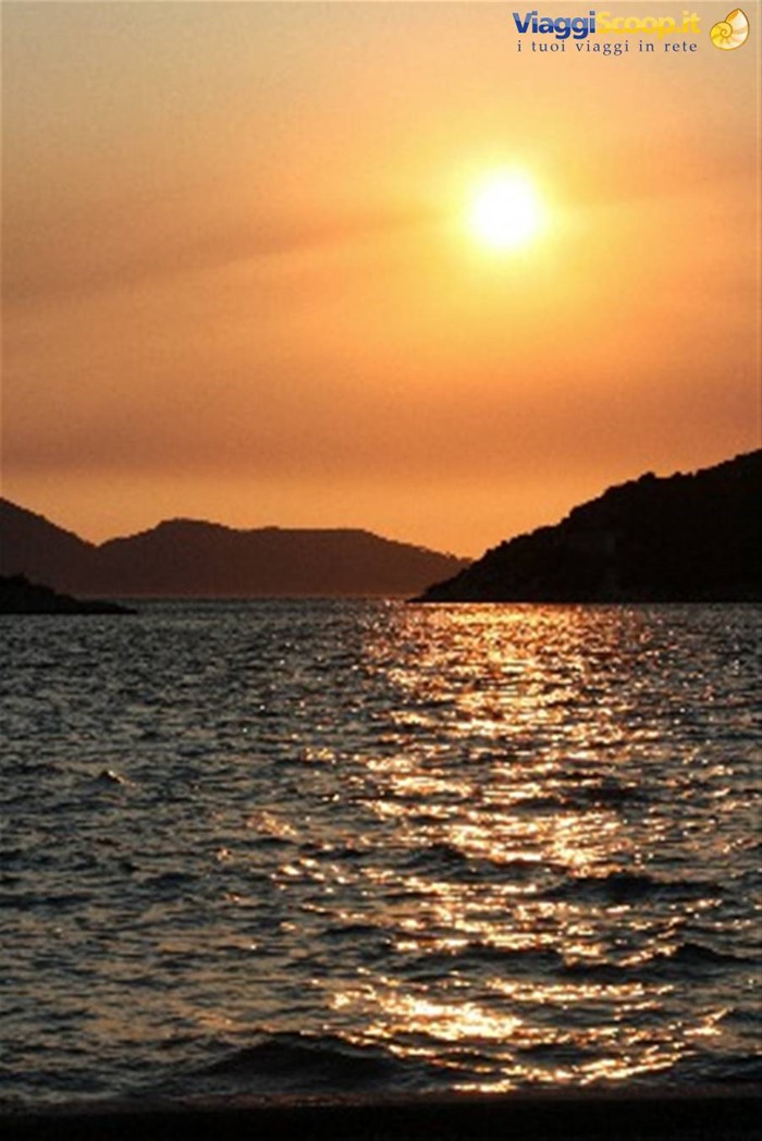 TRAMONTO SUL MARE