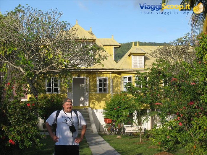 La Digue - Hellow House