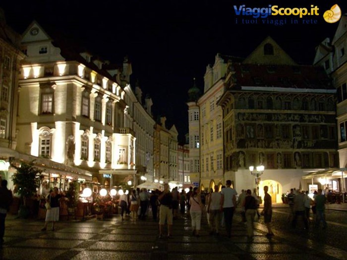 piazza tyn di notte