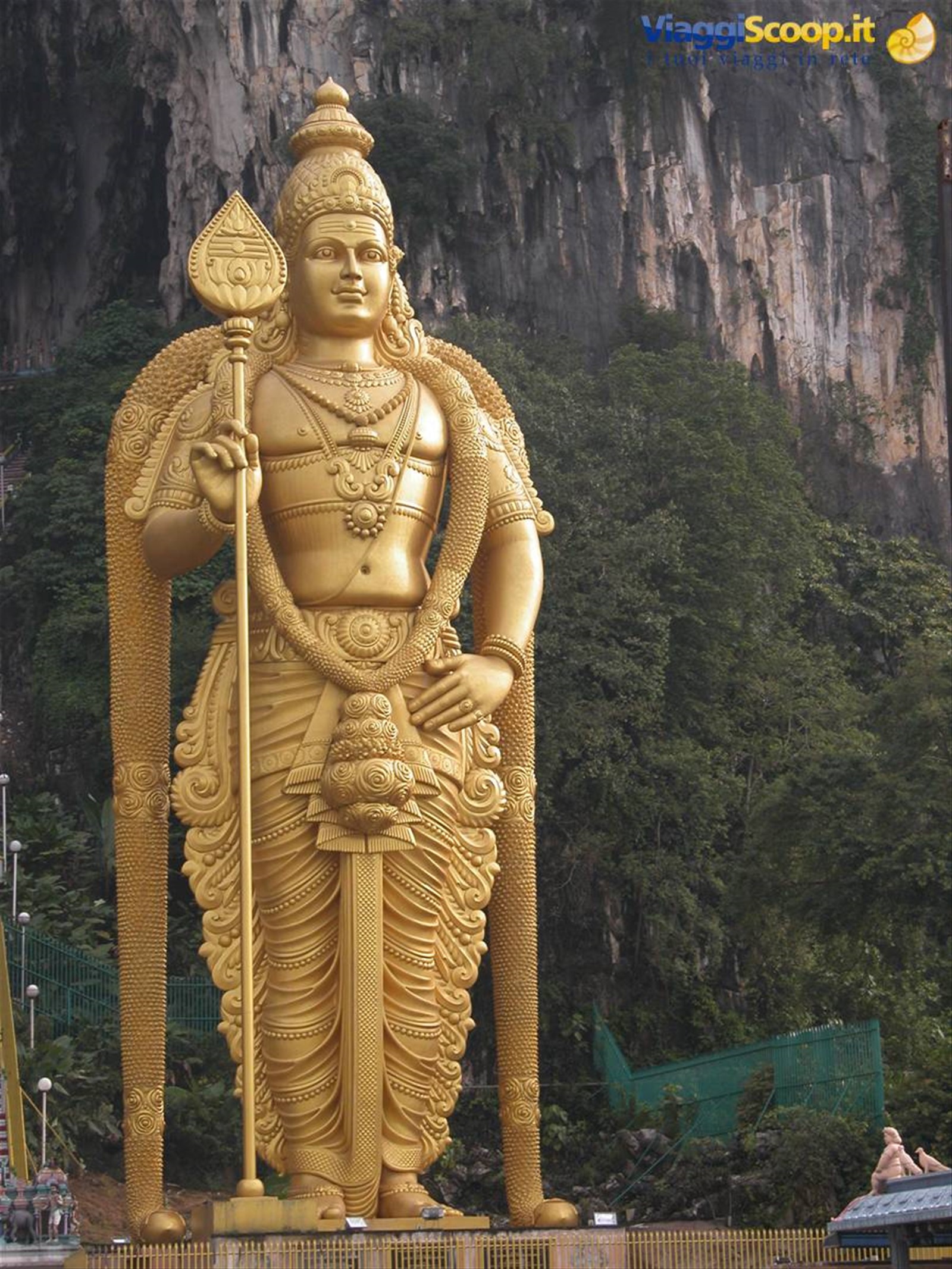 BATU CAVES la statua indù più alta al mondo