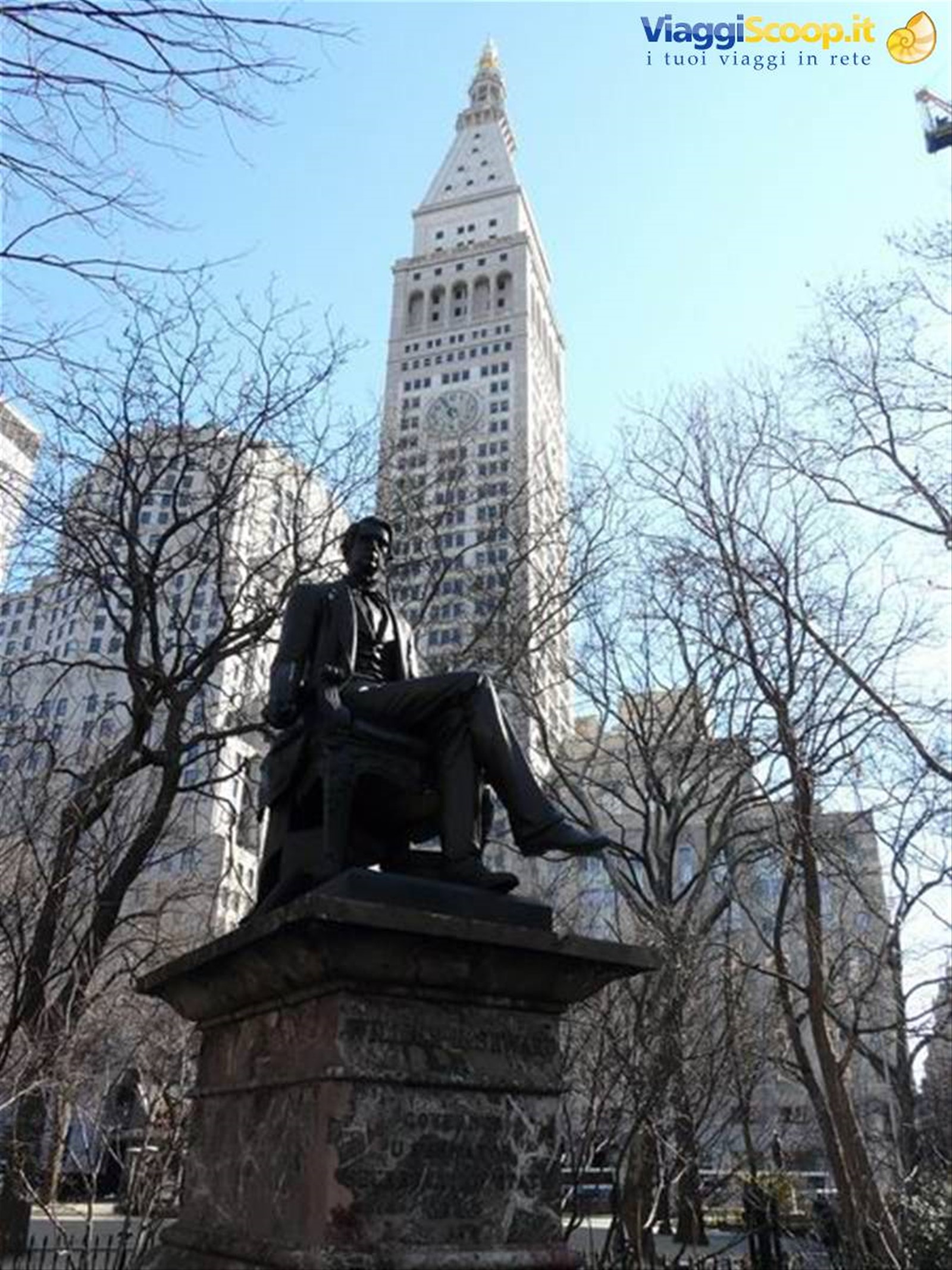 Madison Square sullo sfondo il Metropolitan Like Insurance Company
