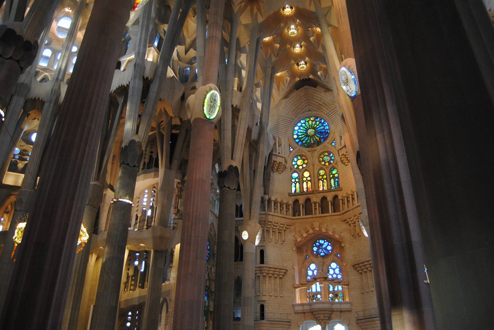 Interno della Sagrada Familia