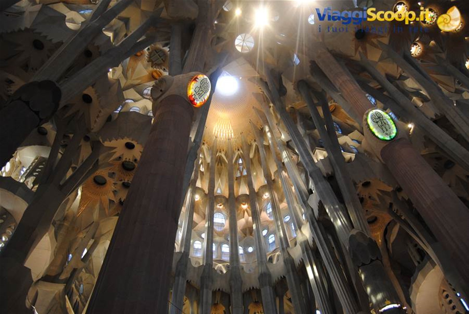 Interno della Sagrada Familia