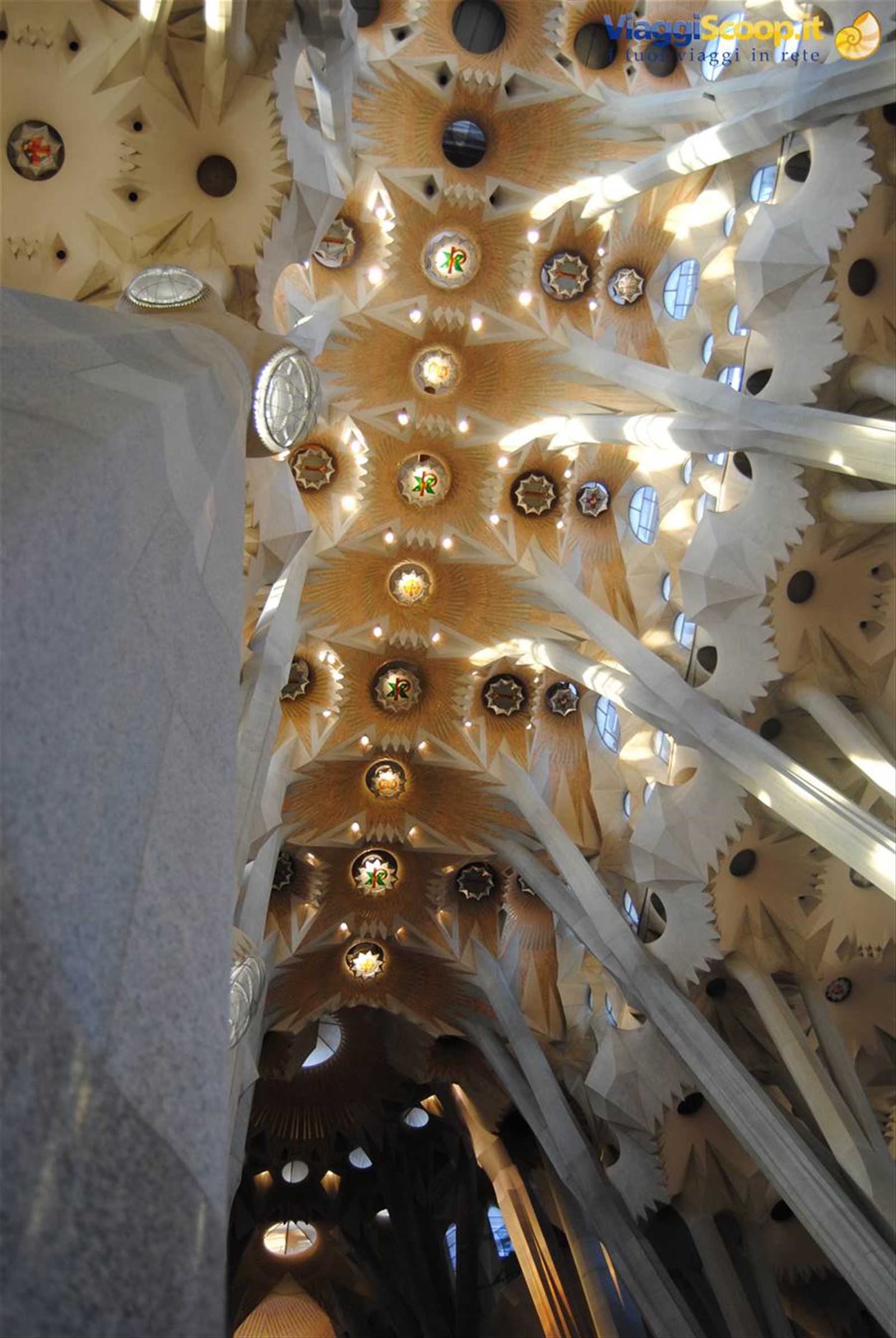 Interno della Sagrada Familia