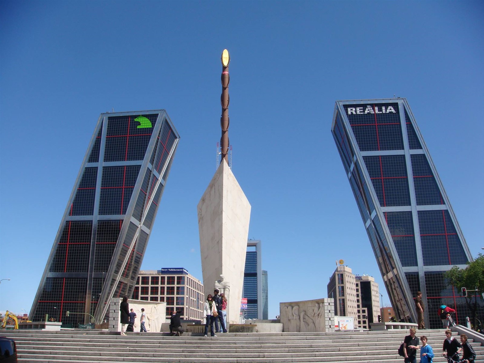 Plaza de Castilla-Puerta d'Europa
