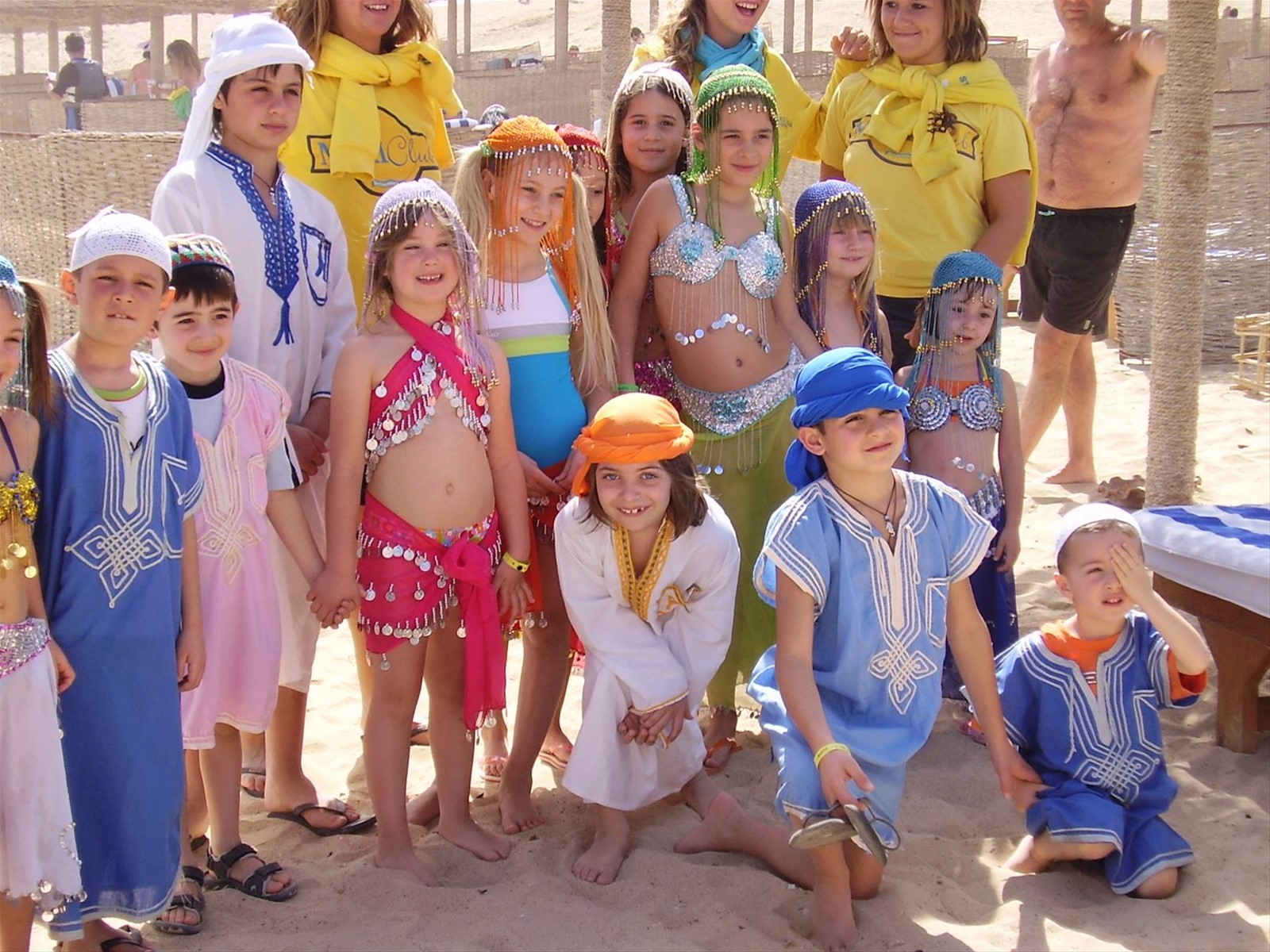 BAMBINI VETITI A TEMA