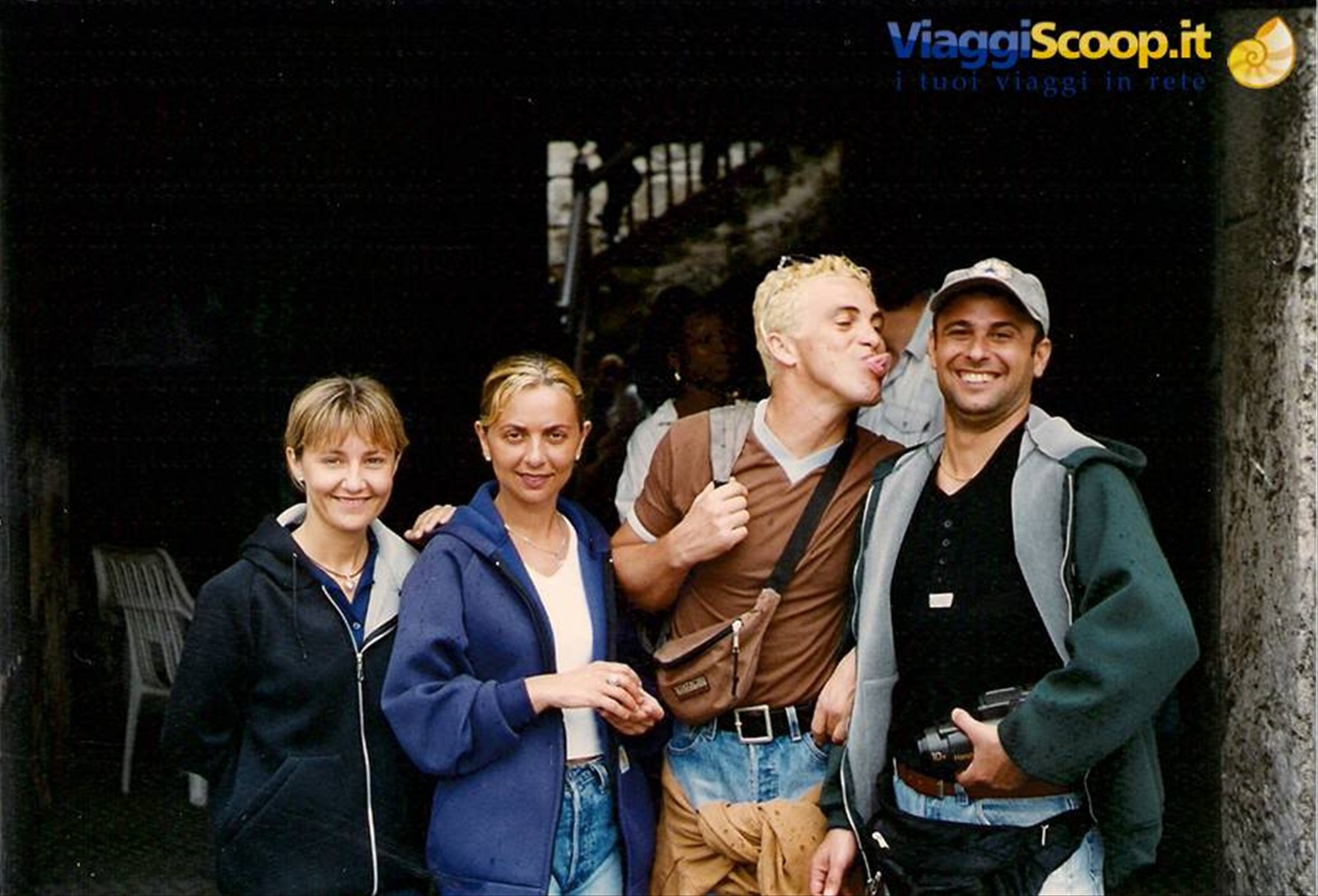 LORETTA,ROBERTA,IO,SCHAMPO