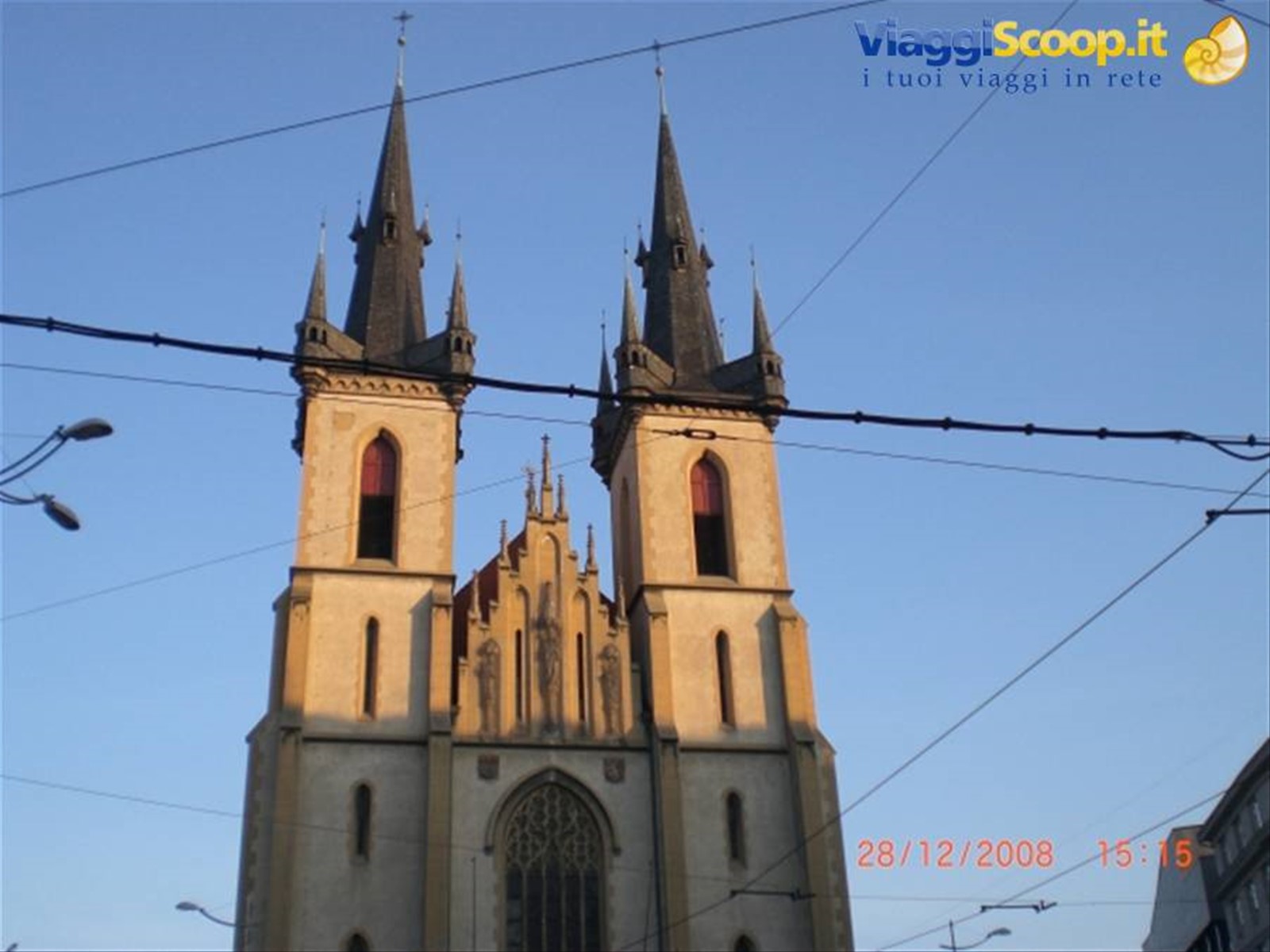 chiesa gotica vicino Vltavska metro