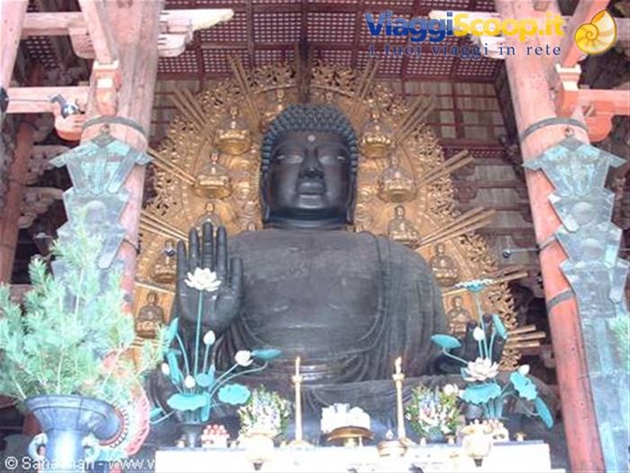 il buddha di bronzo,16 metri