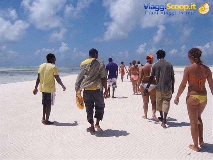 Passeggiata sulla spiaggia bon i beachboys