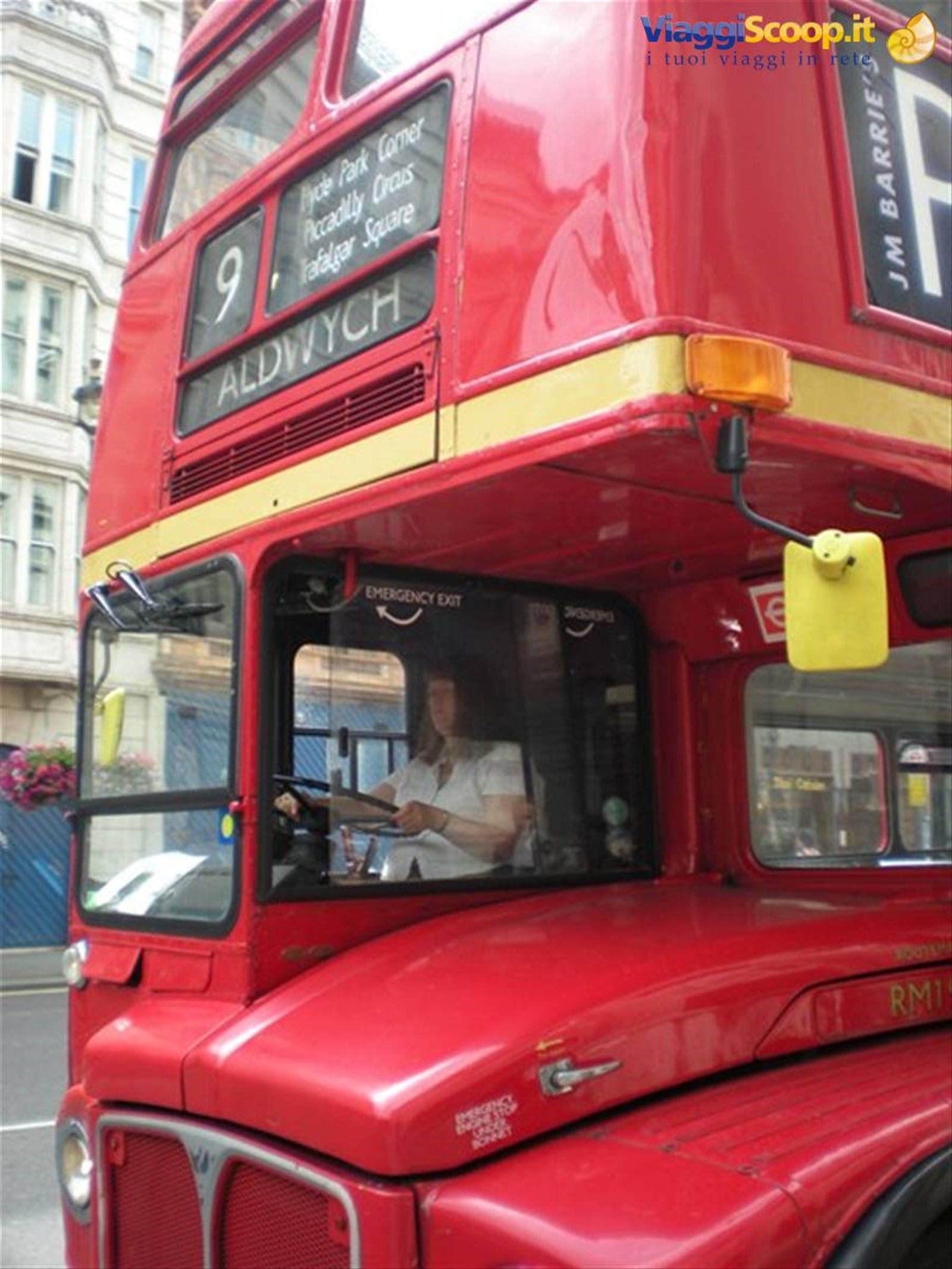 Vecchio bus rosso