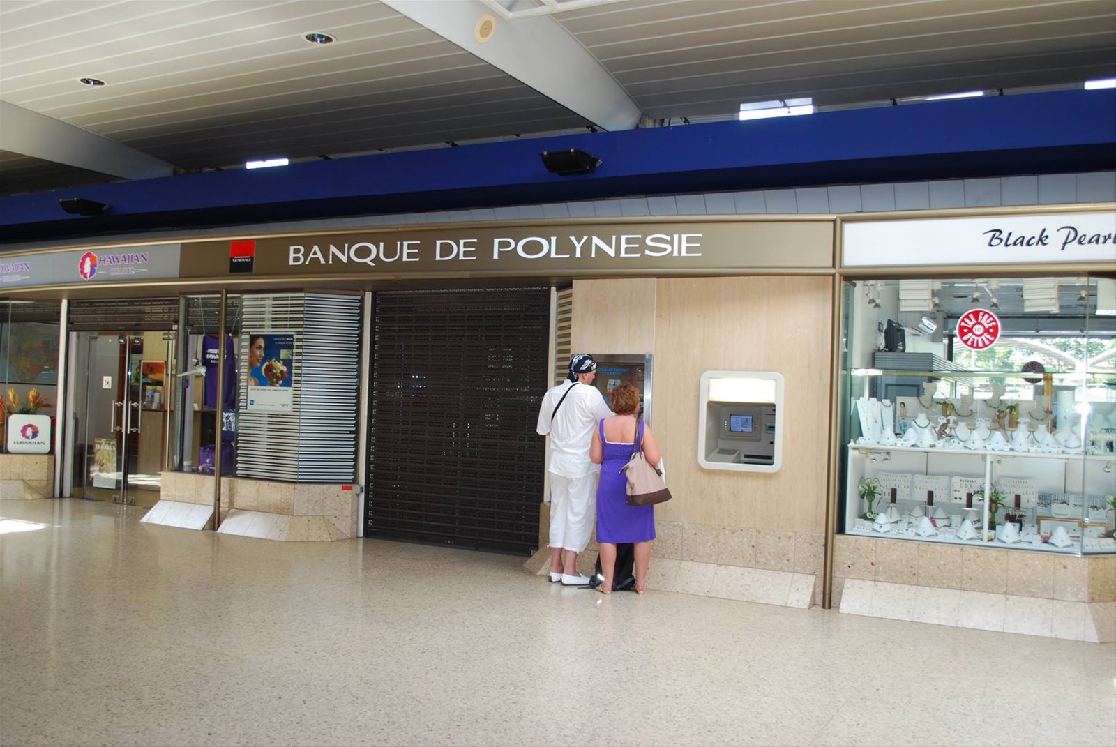 Banca e Uff Postale in aereoporto a Tahiti