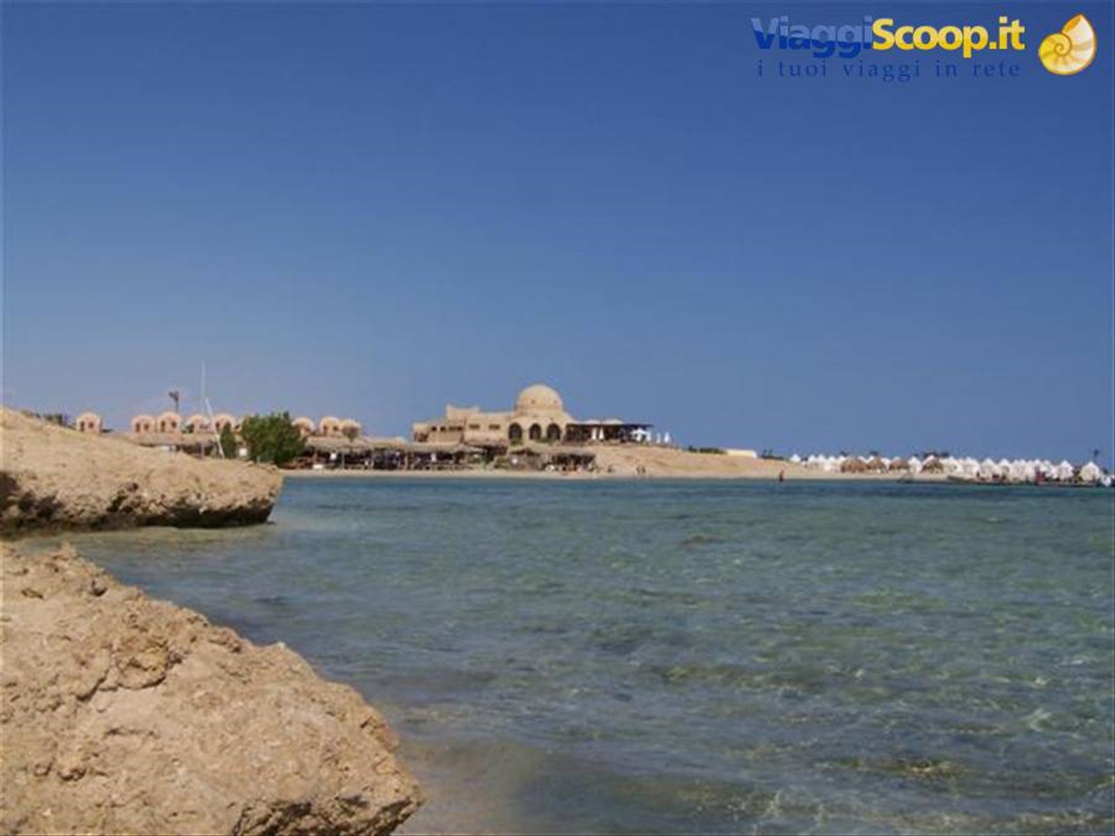 Passeggiata lungo la spiaggia