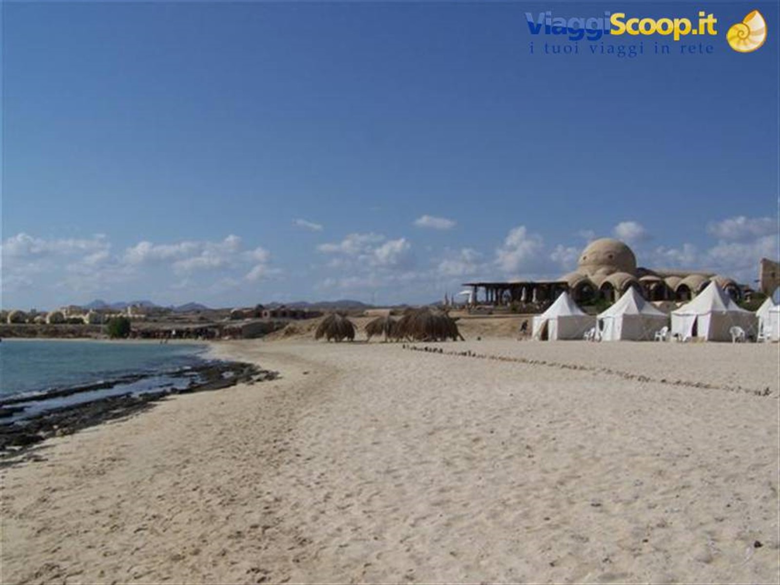 Passeggiata lungo la spiaggia