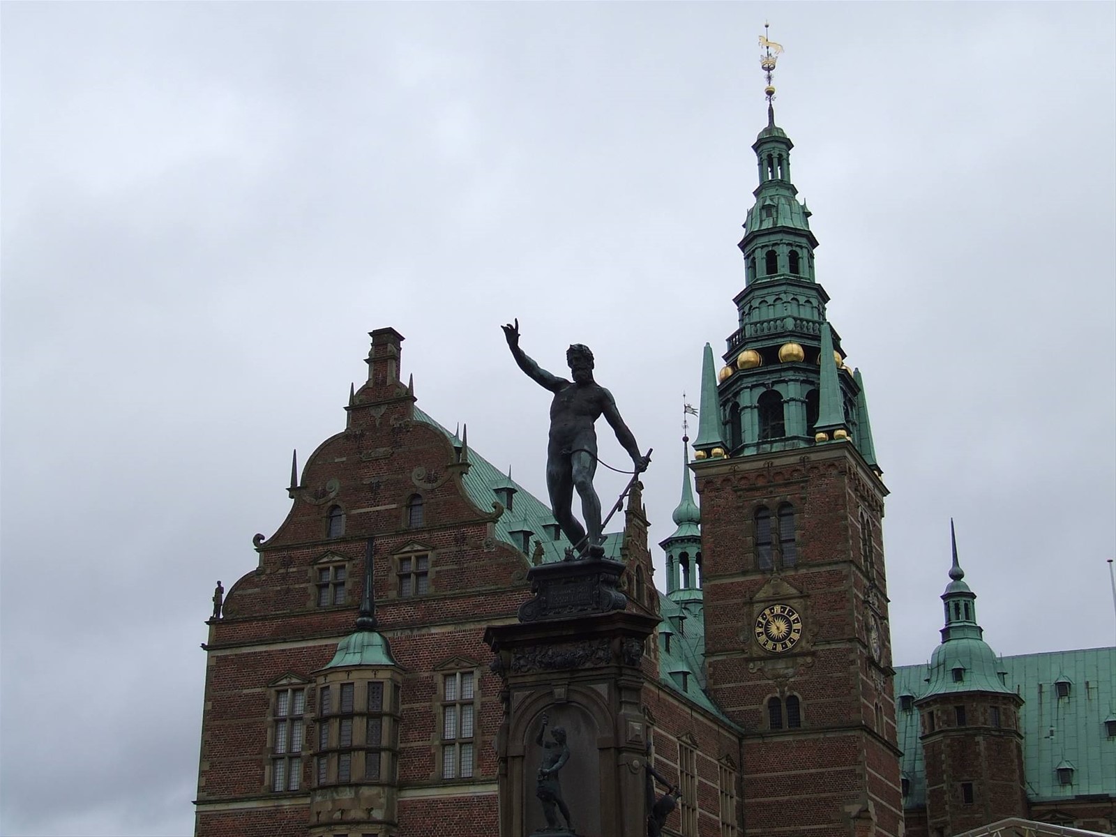 HILLEROD - Particolare del castello Frederiksborg