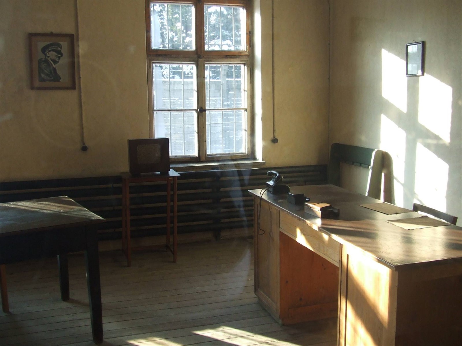 AUSCHWITZ