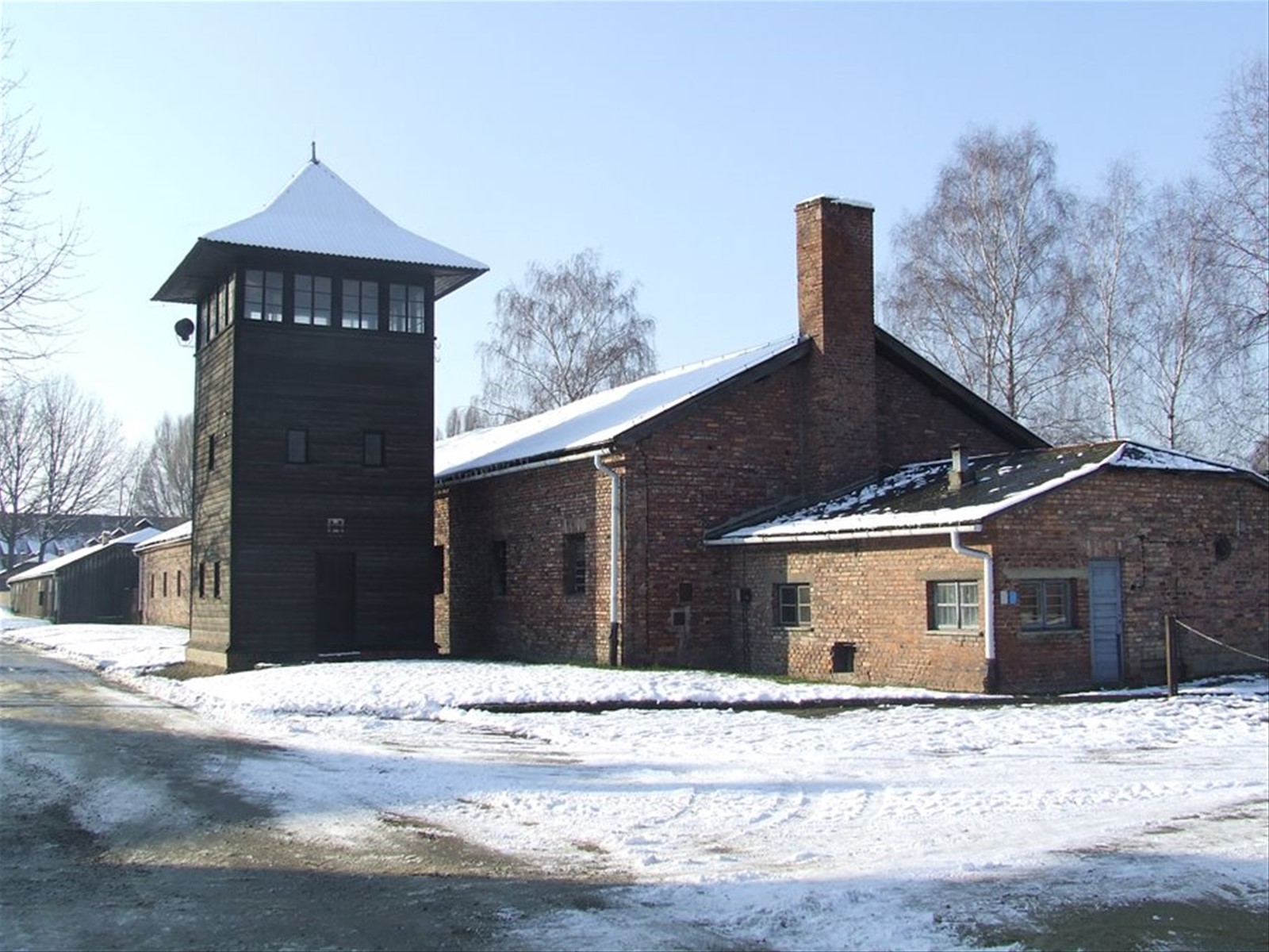AUSCHWITZ