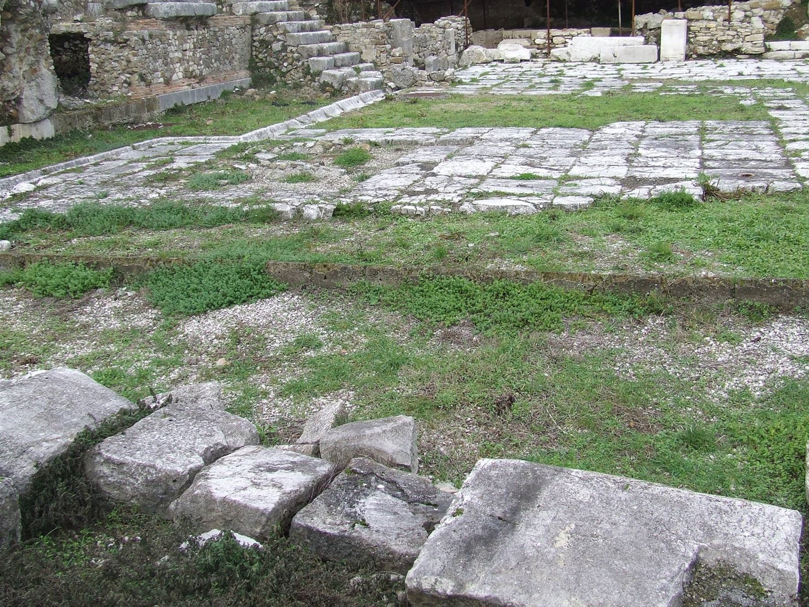 CONZA DELLA CAMPANIA - Area archeologica