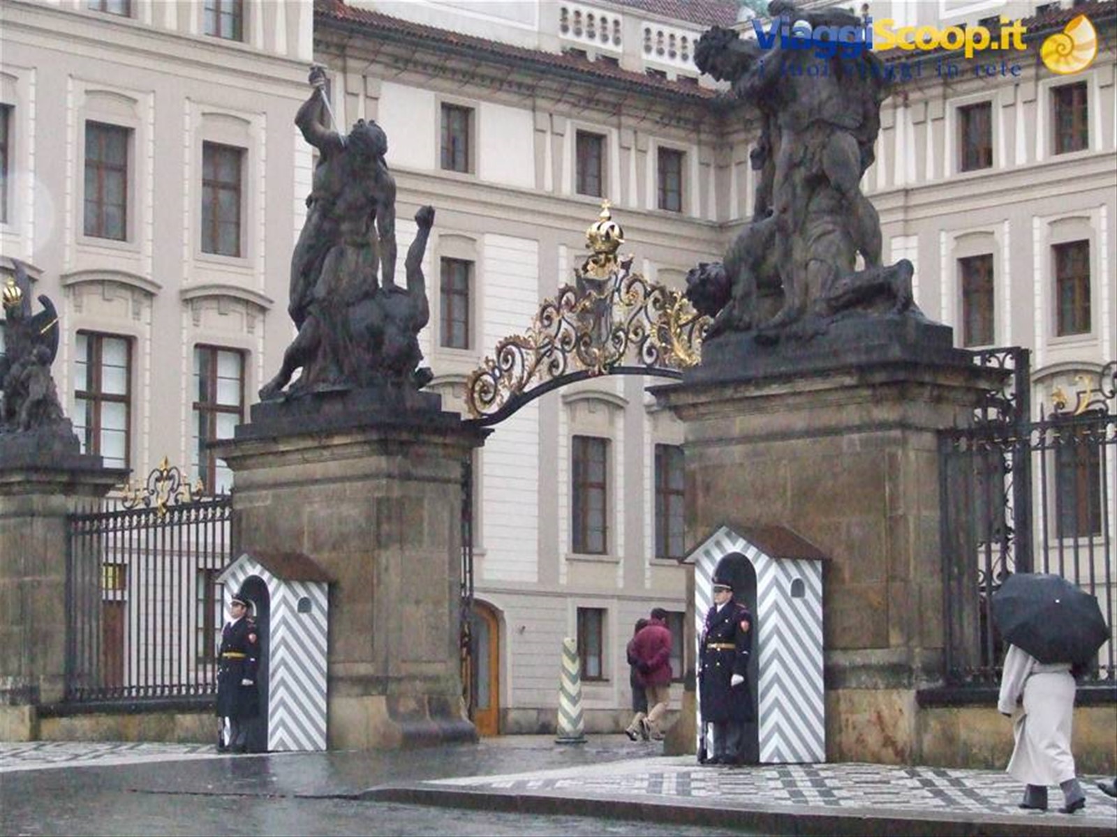 PRAGA - Ingresso al Castello
