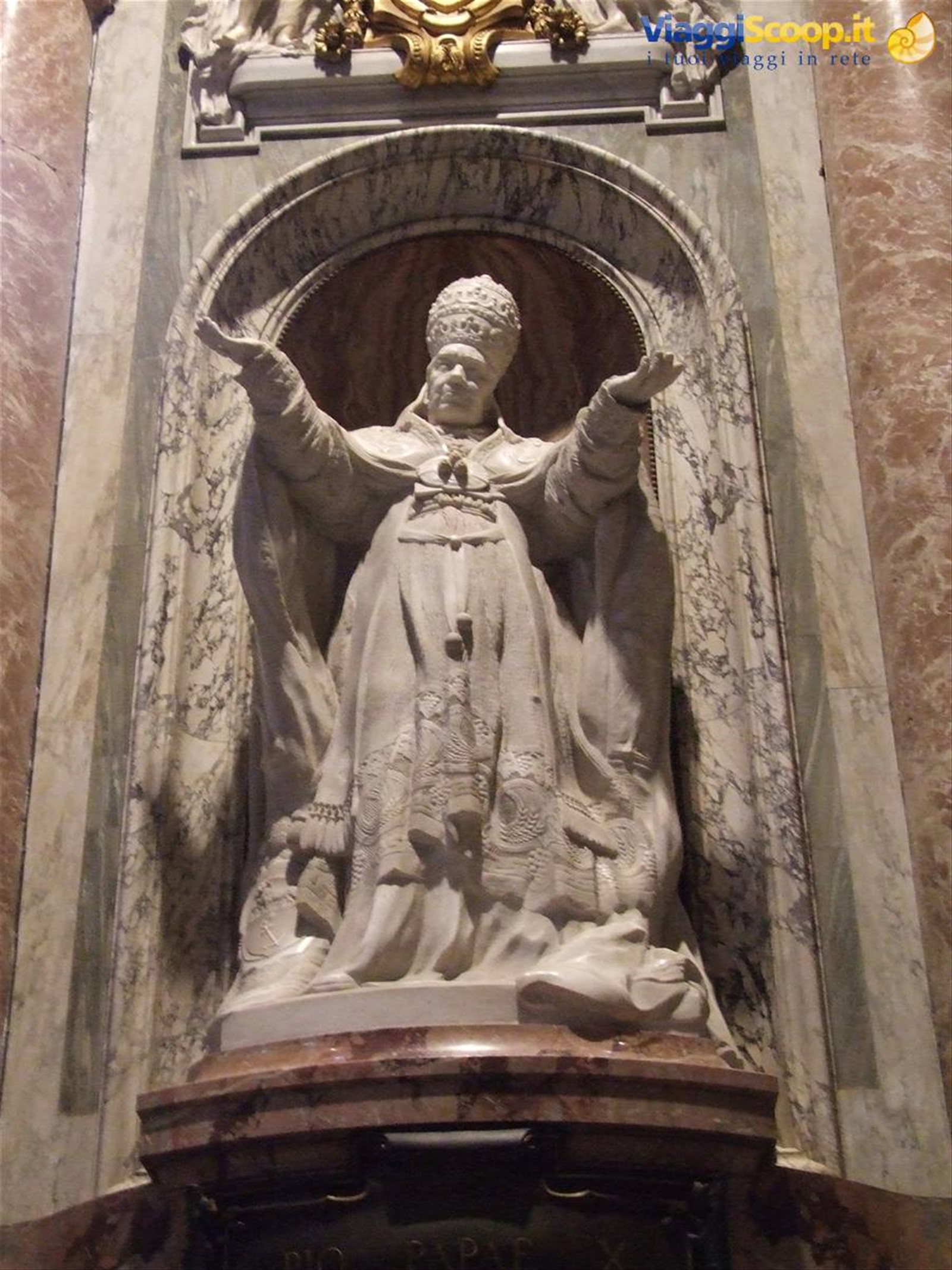 BASILICA DI S. PIETRO - Particolare