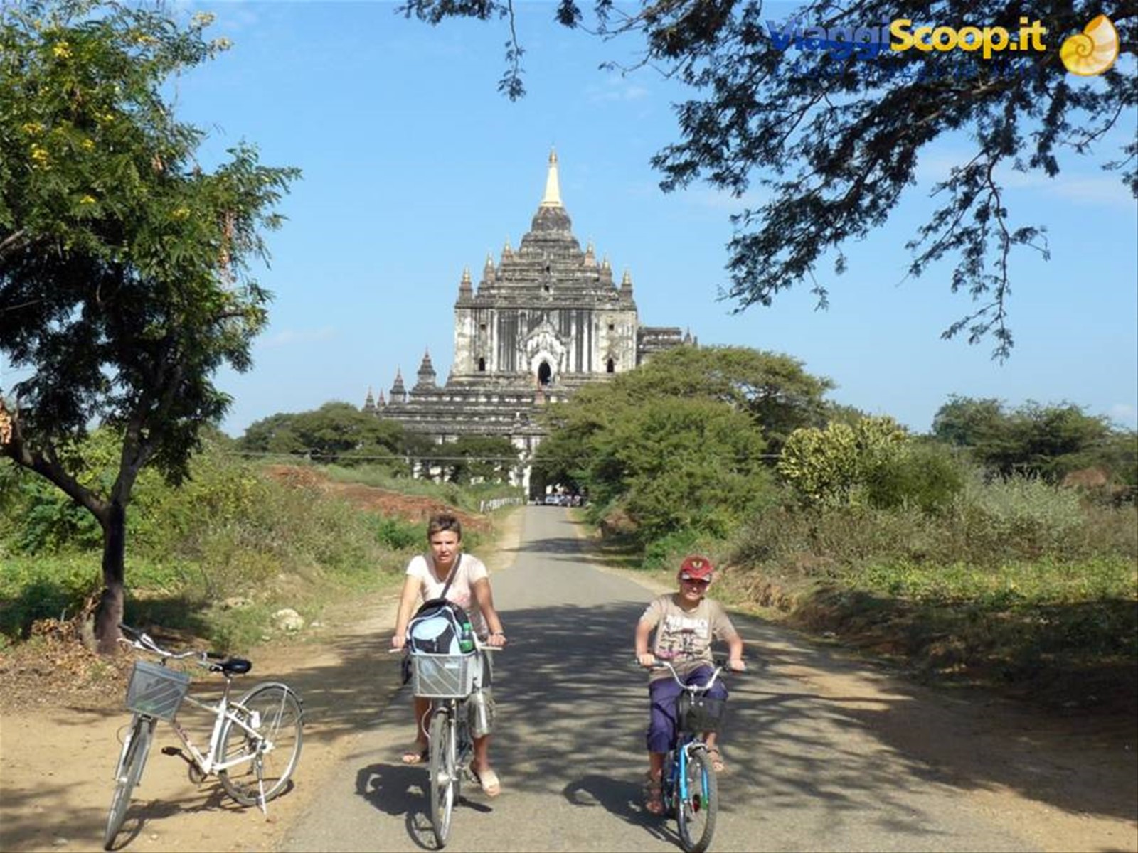 in bici per Bagan