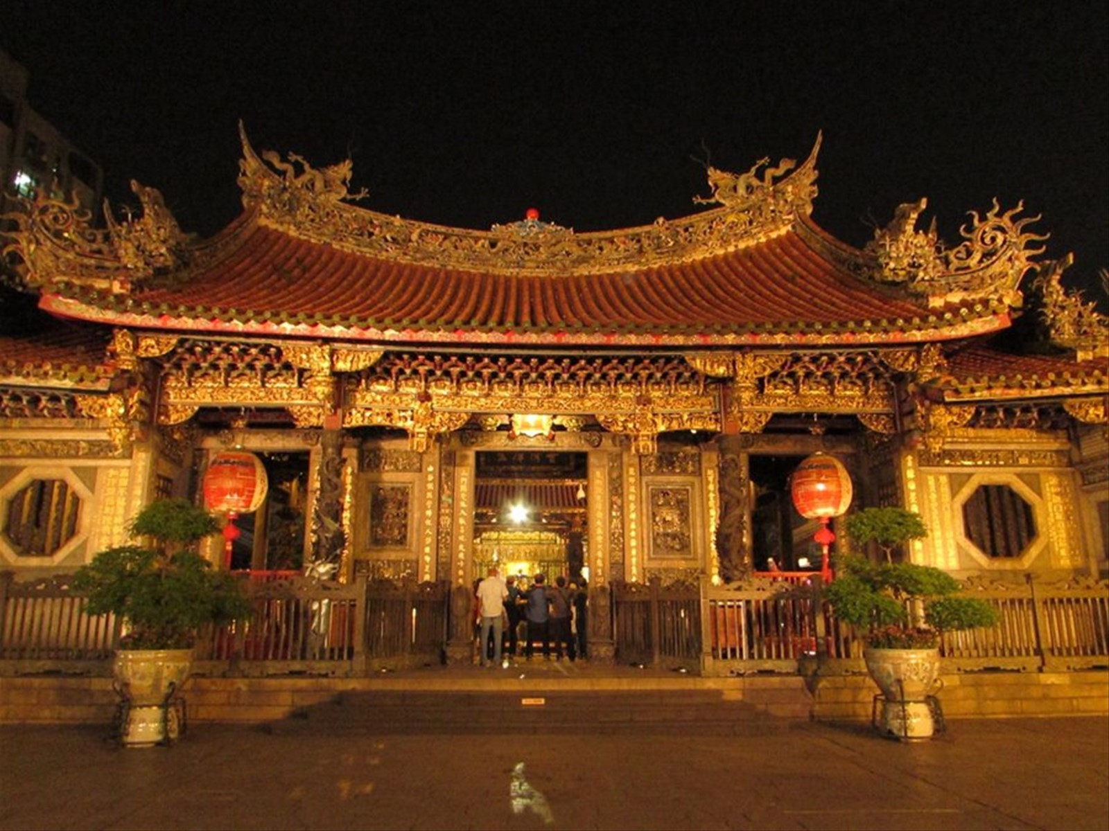 Longshan Temple
