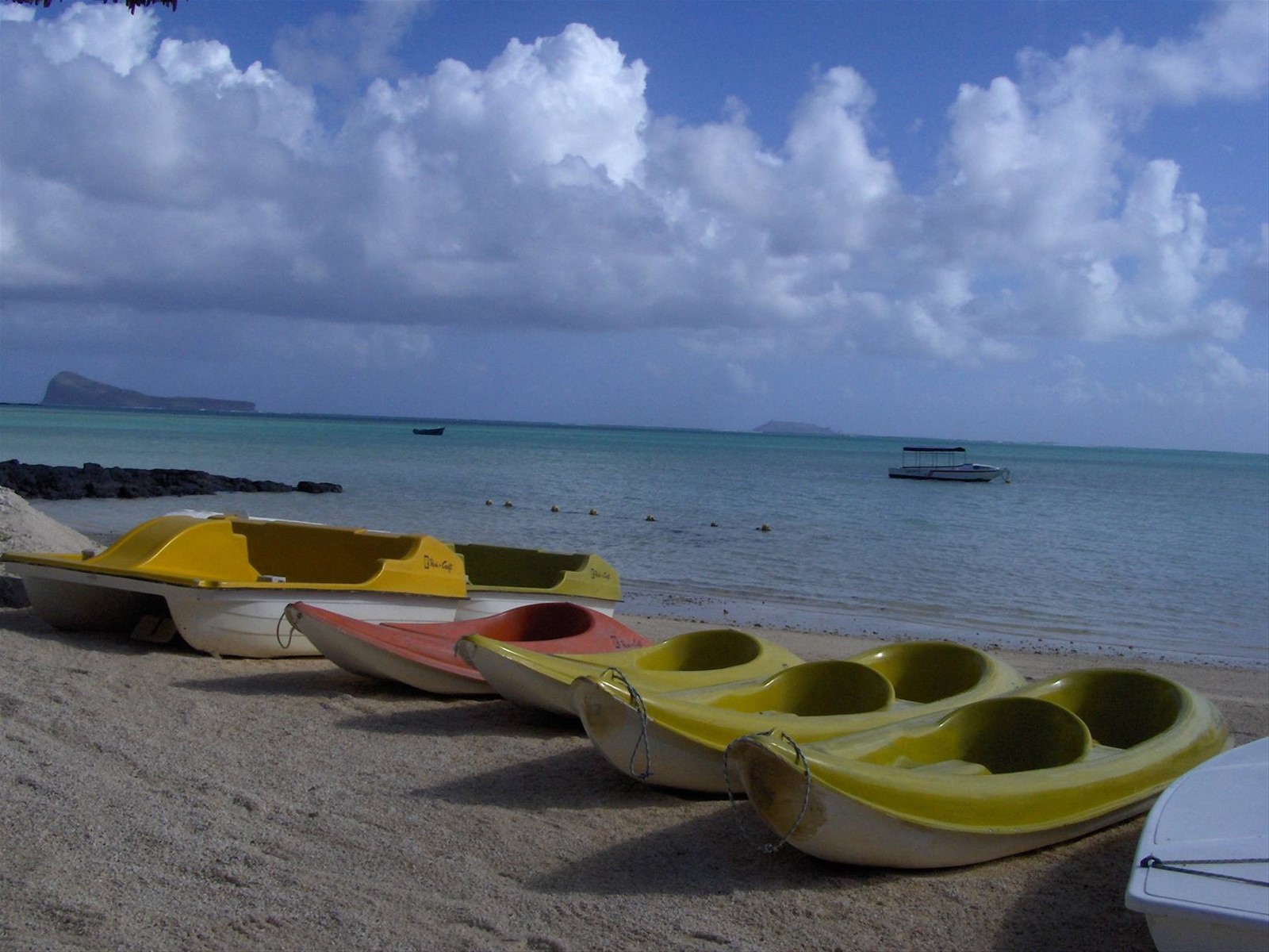 canoe a riposo