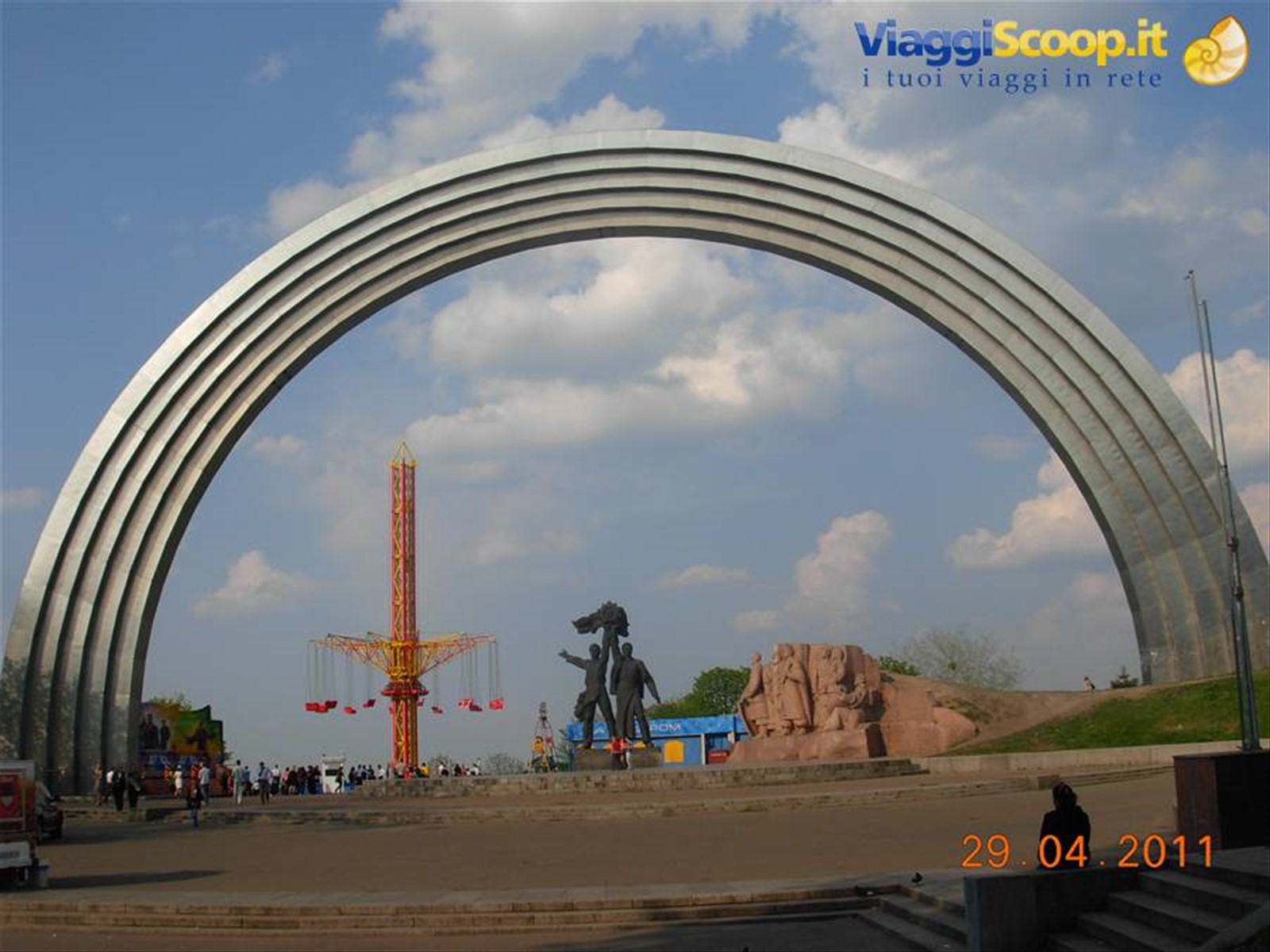 arco dell'amicizia tra Russia e Ucraina