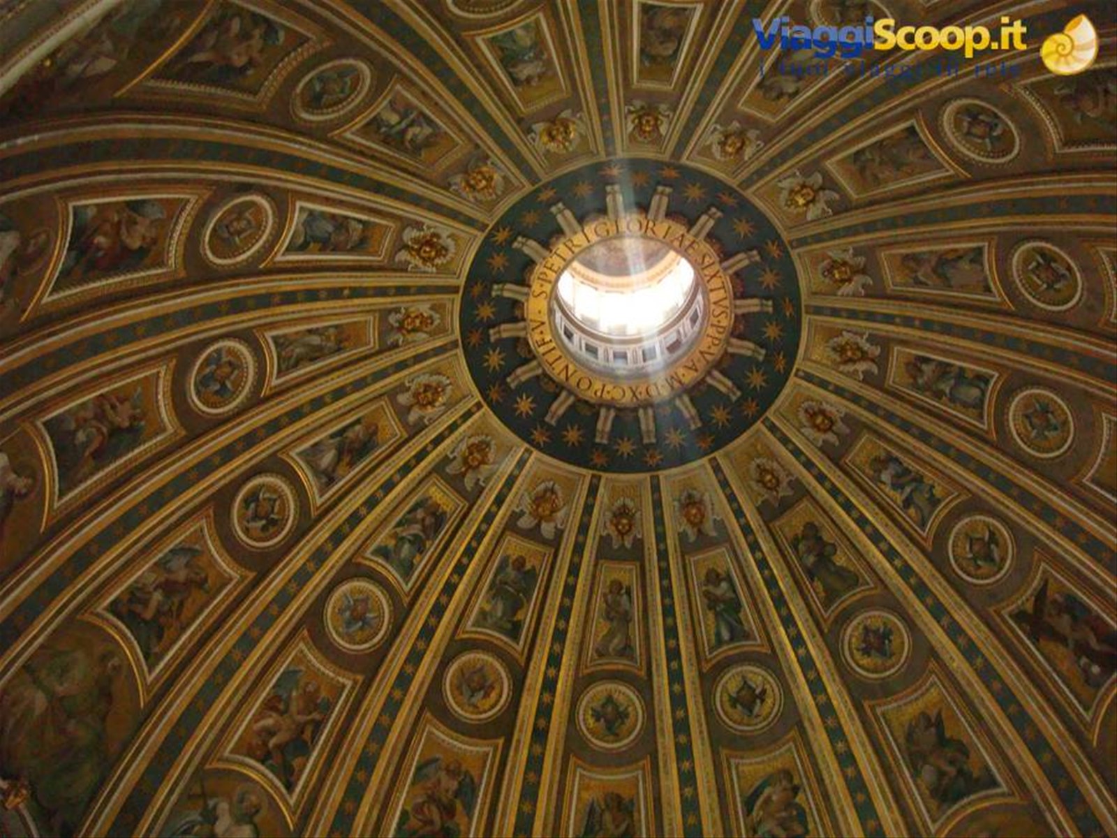 Vaticano - all'interno della cupola
