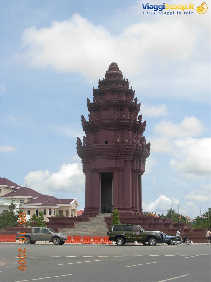 Phnom Penh - monumento indipendenza