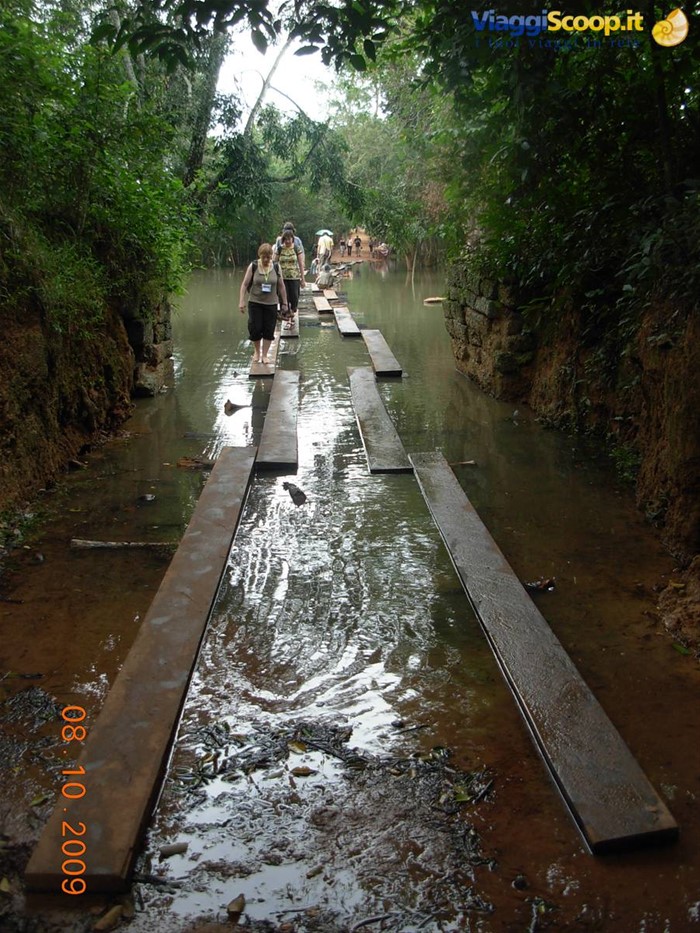 Siem Reap - si prova a camminare in tutti i modi..