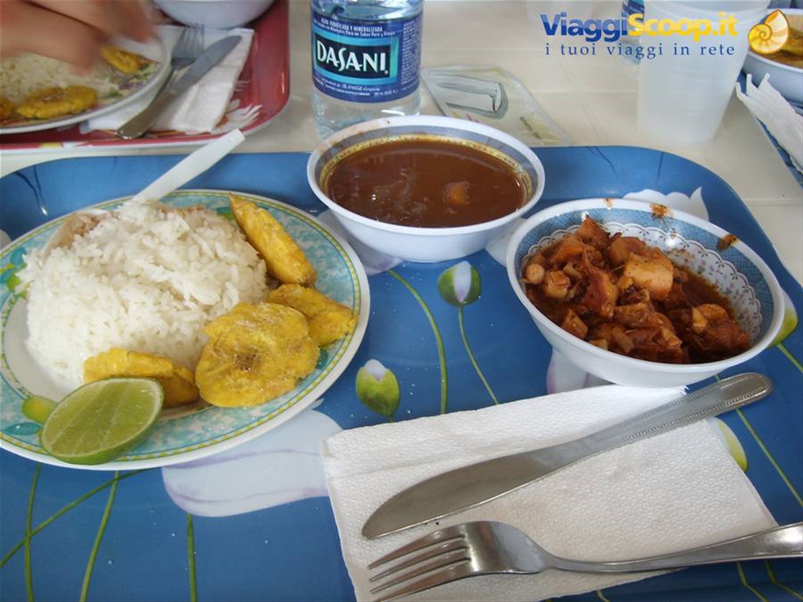 Pranzo dominicano in un quartiere non turistico