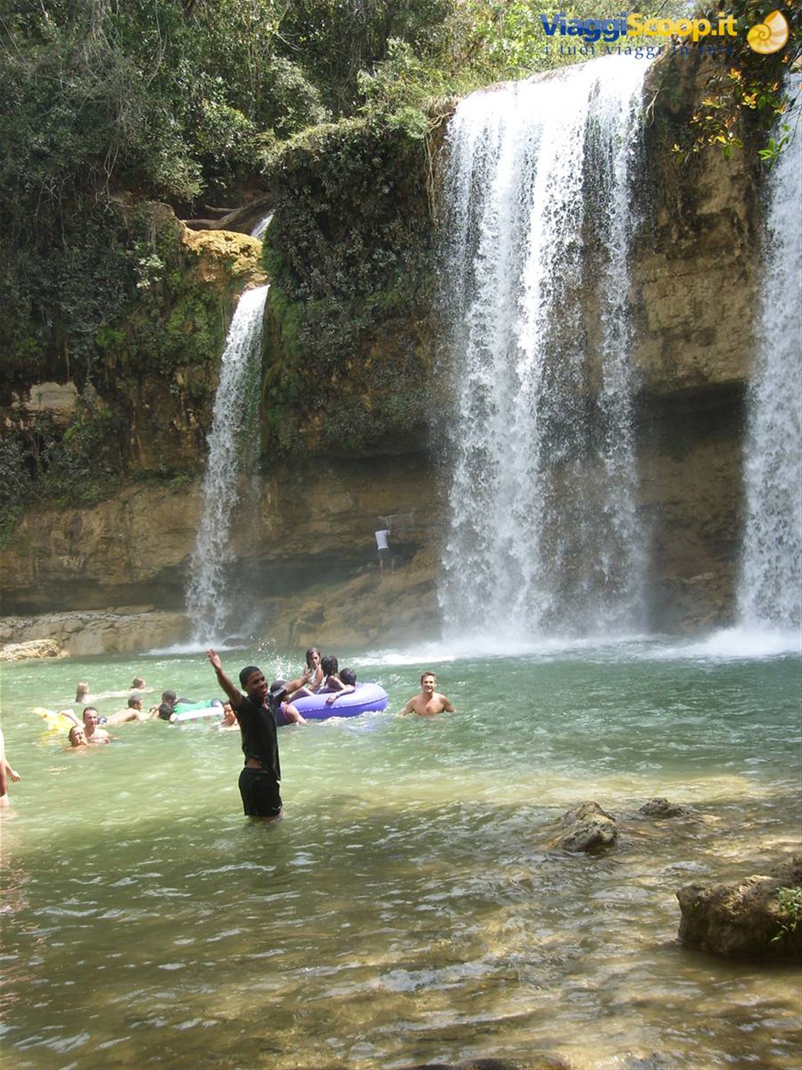 Cascata Laguna blu