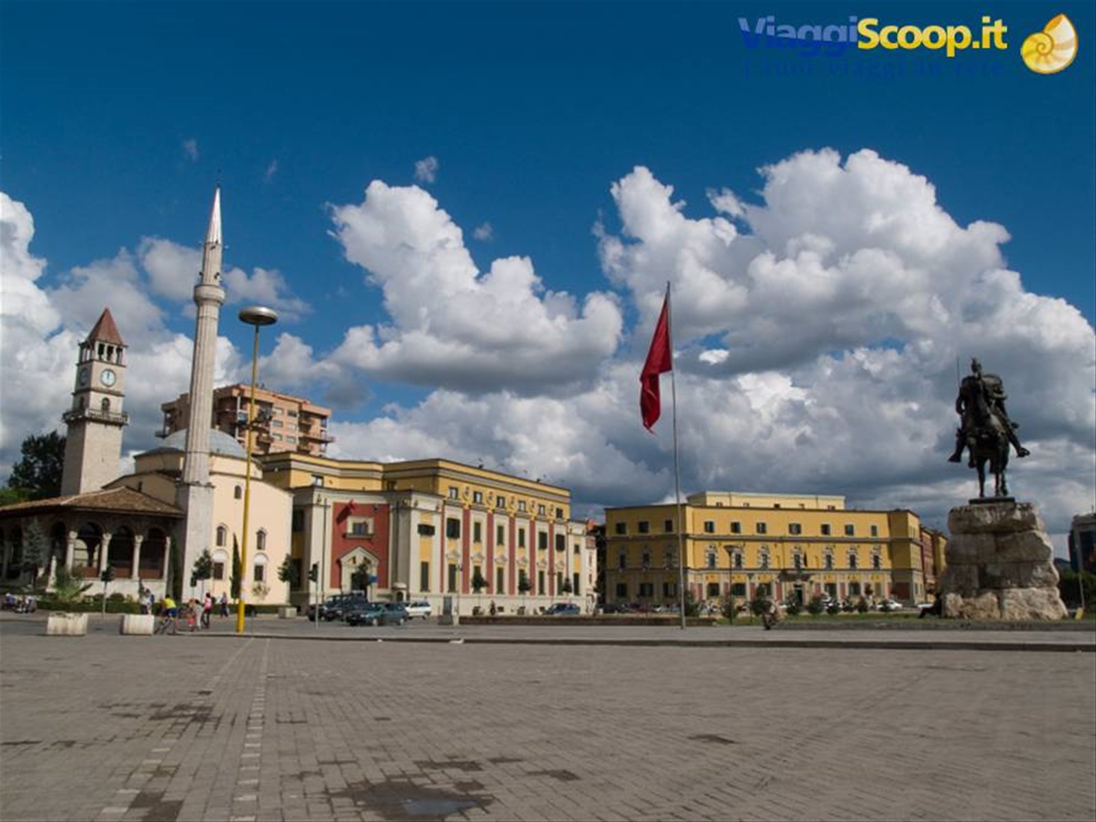 TIRANA - LA MOSCHEA